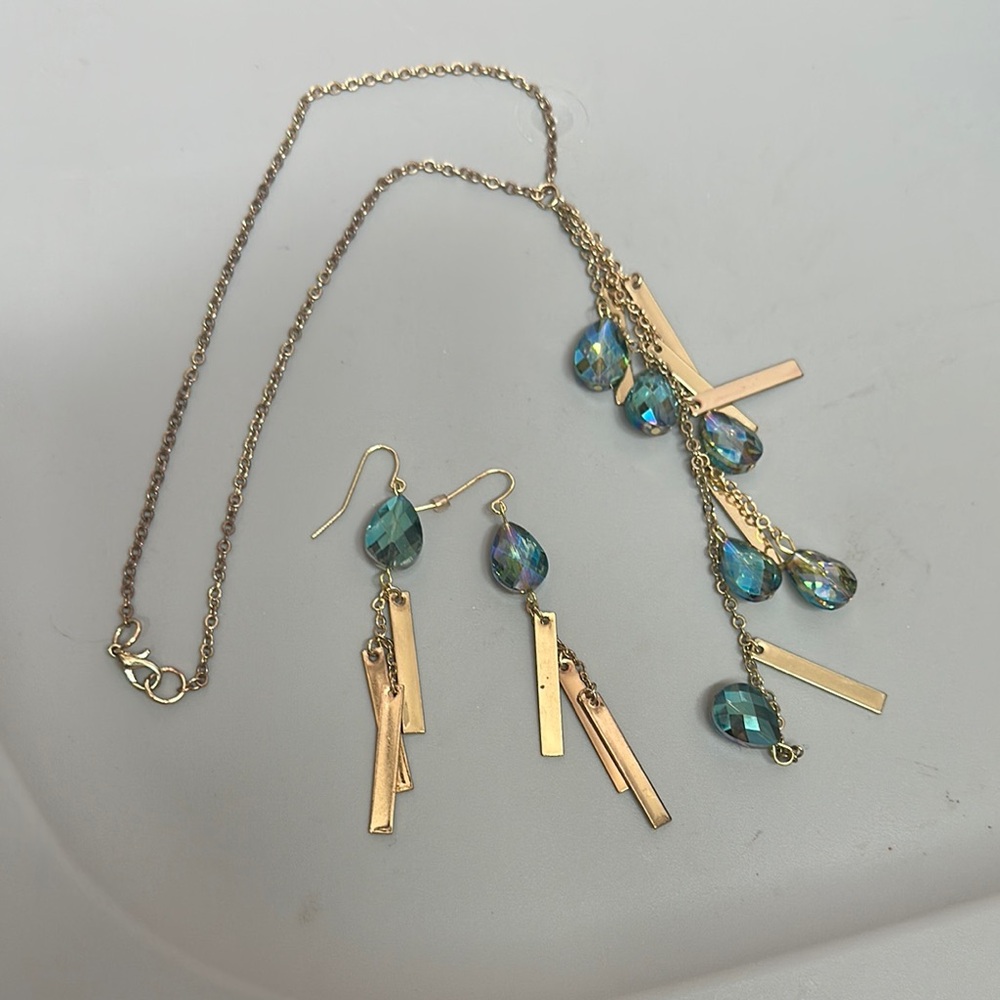 Mary Kay Award Elegant Gold and Blue Jewelry Set